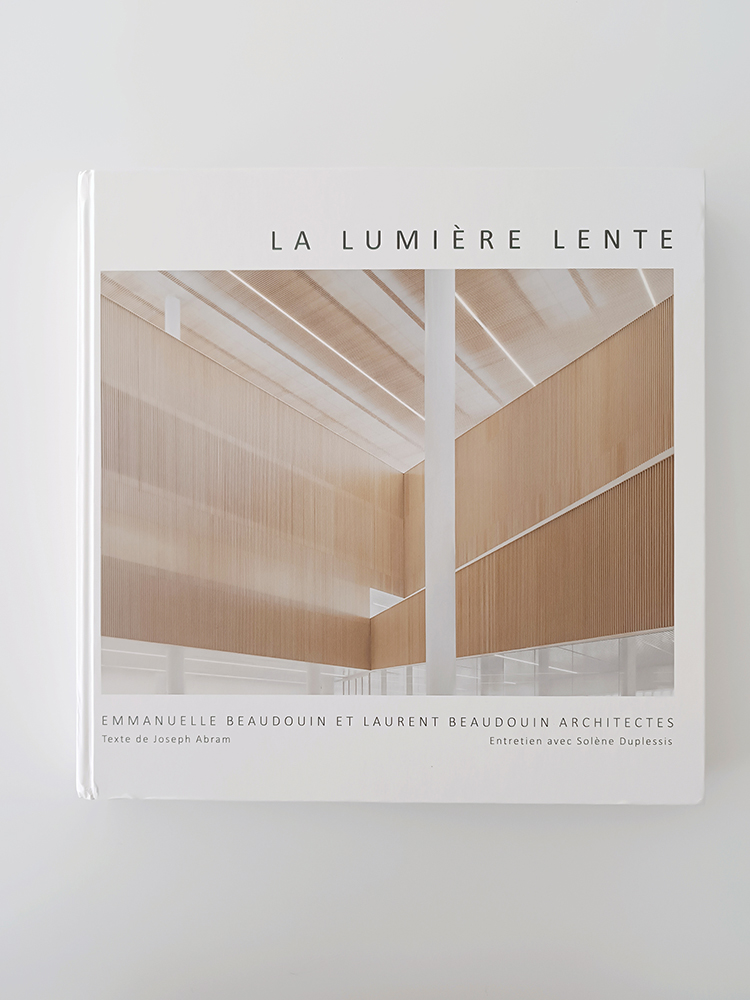 Publication La lumière lente sur l'oeuvre de Beaudouin architectes aux éditions archibooks, ecrit par Joseph Abrams